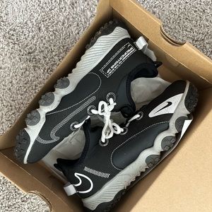 Nike Little/Big Kids’ Shoes/Cleats - Size 6Y - Black/Grey/White